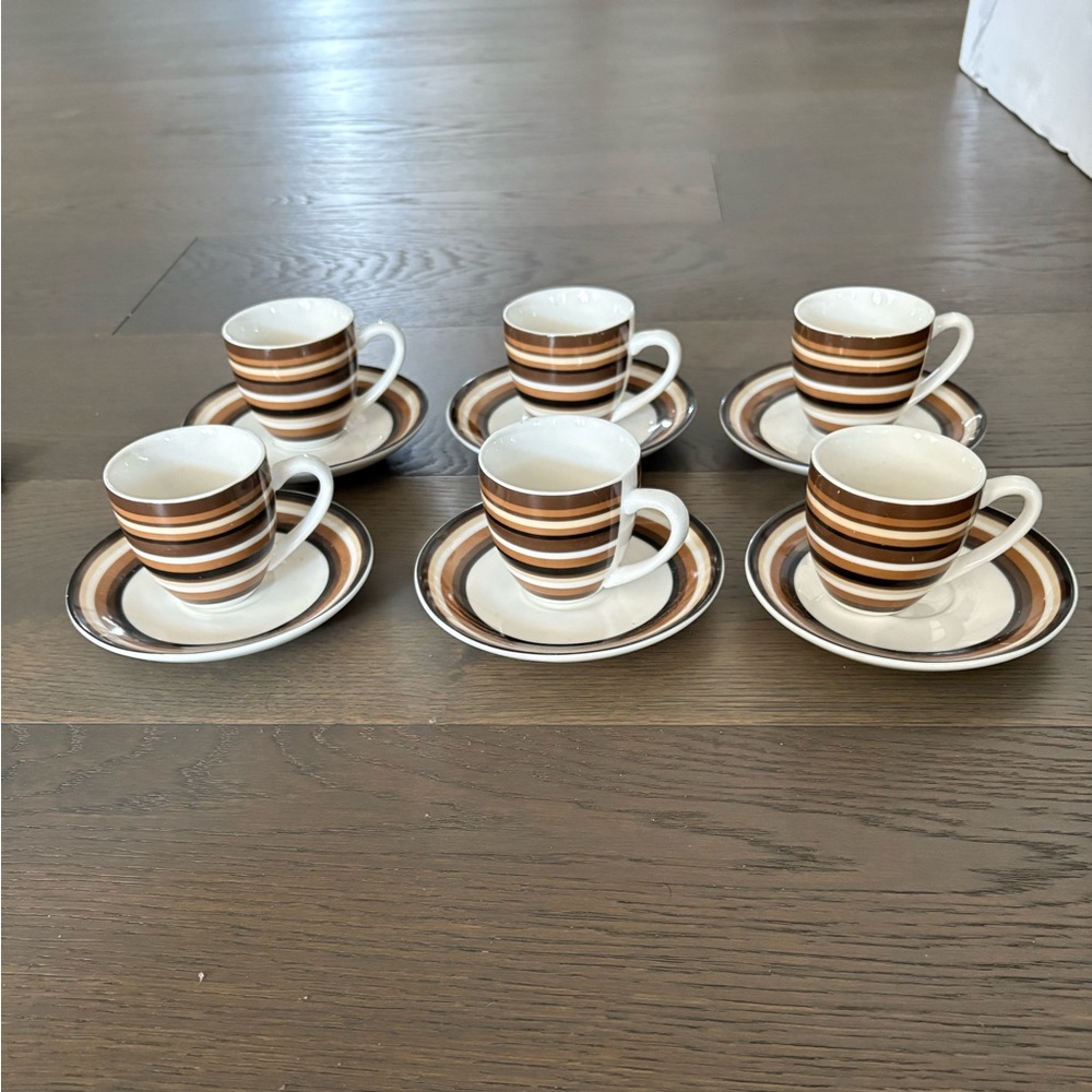 Bowring brand cappuccino cups & saucers EUC